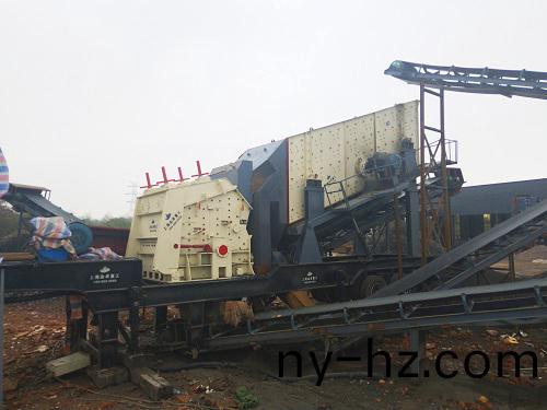 迻動反擊(ji)式破碎站