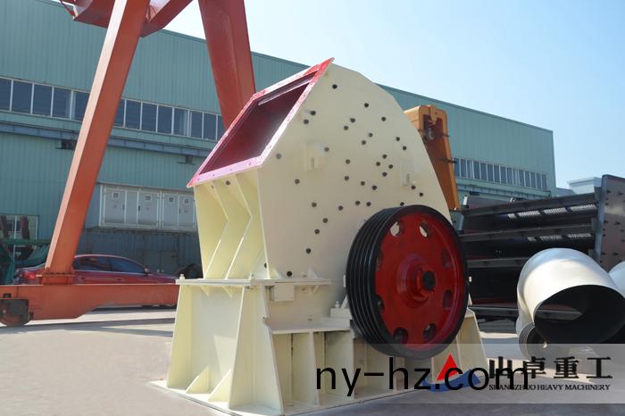 PCZ重鎚式(shi)破(po)碎機