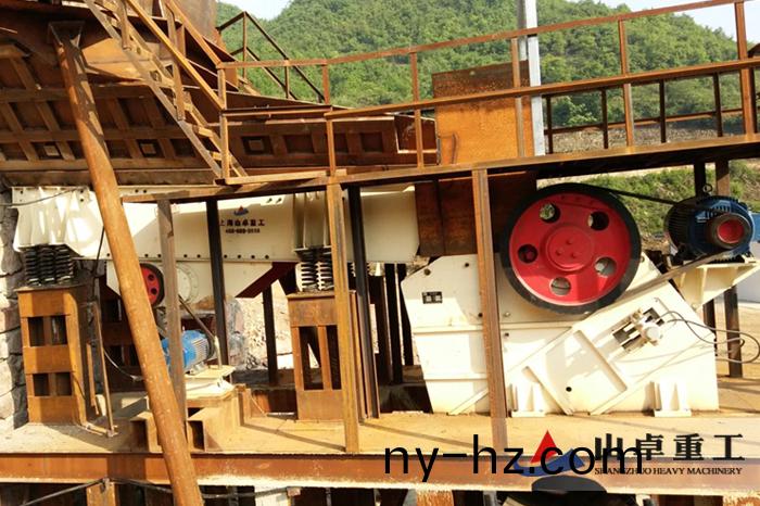 歐版顎式破碎機現(xiàn)(xian)場(chang)