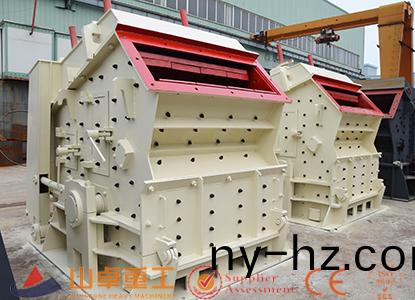 反擊式(shi)破碎機